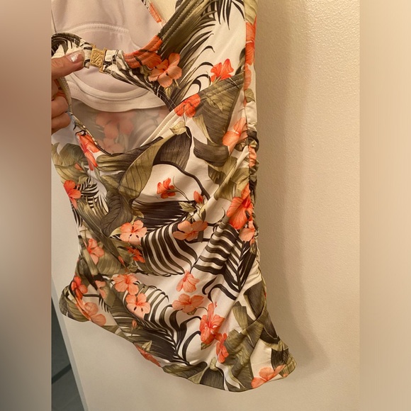 NWOT Tommy Bahama Floral Tankini Swimsuit Top - Size Medium - Picture 10 of 16